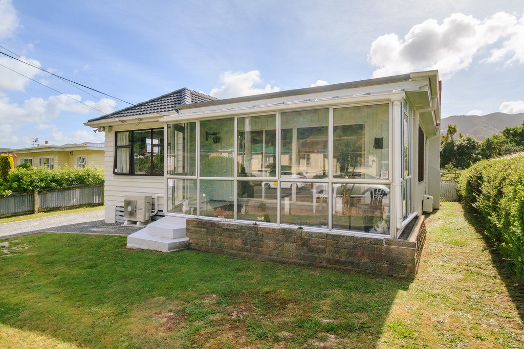 122 Wellington Road, Wainuiomata, Lower Hutt - Carousel 2