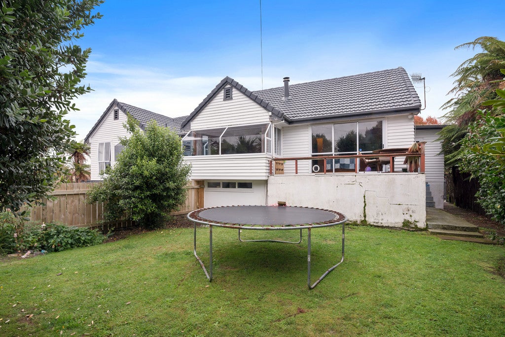 22 Grand Vue Road, Kawaha Point, Rotorua - Carousel 23