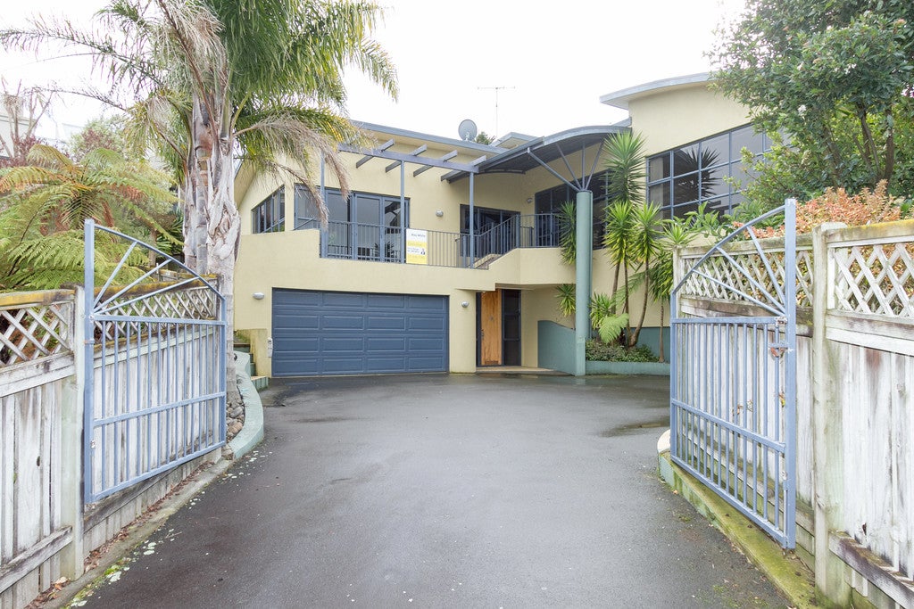 20 Munro Place, Flagstaff, Hamilton - Carousel 2