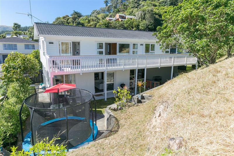 4 St Annes Square, Tawa, Wellington - Carousel 22