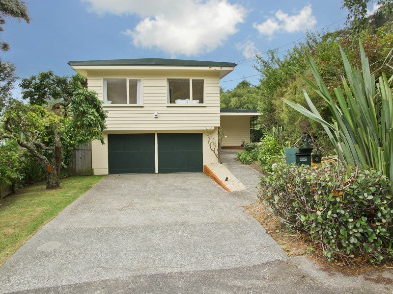 4 Crawford Grove, Naenae, Lower Hutt - Carousel 1