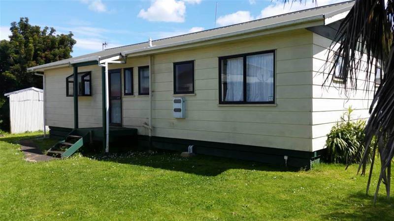 33 Dungarvon Place, Clendon Park, Auckland - Carousel 4