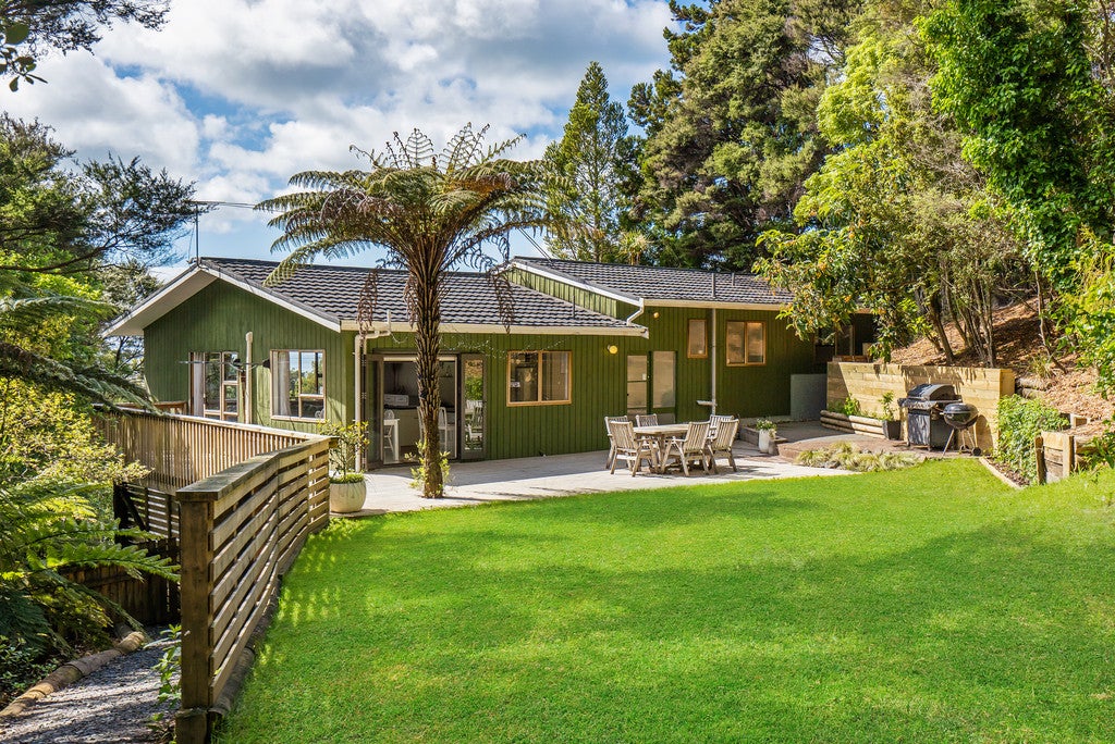 36 Rauhuia Crescent, Parau, Auckland - Carousel 1