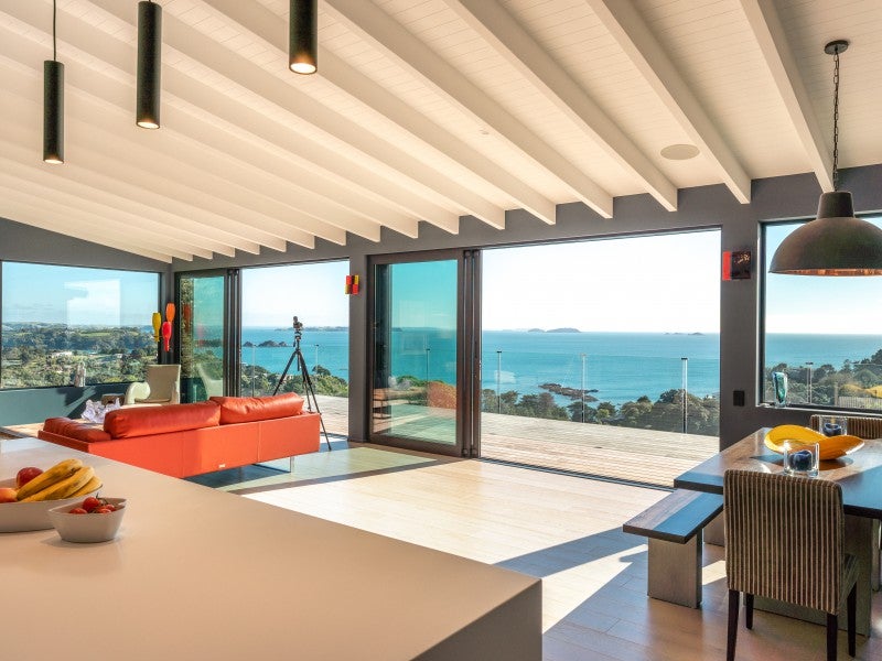 25 Great Barrier Road, Oneroa, Waiheke Island - Carousel 1