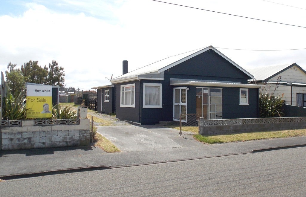 29 Seafront Road, Castlecliff, Whanganui - Carousel 1