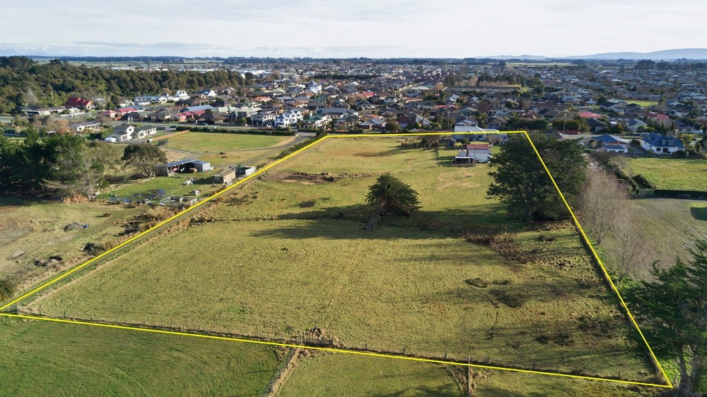 737 Queens Drive, Waikiwi, Invercargill - Carousel 1