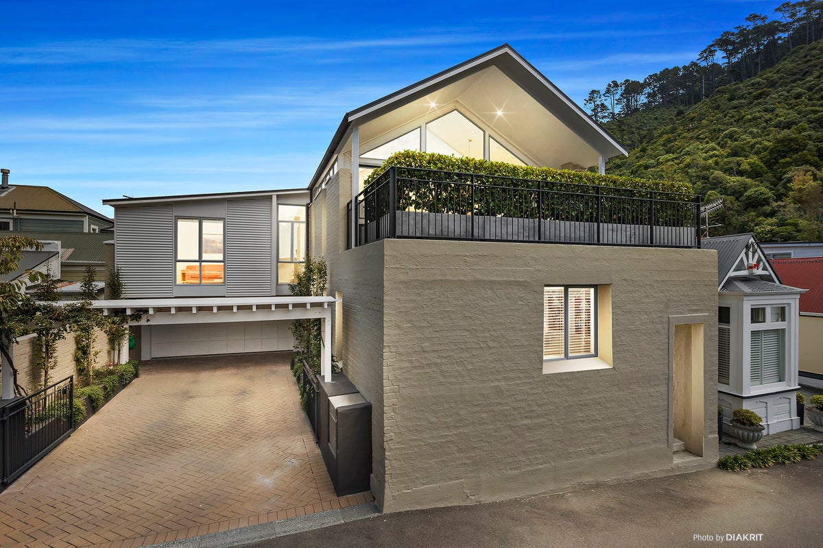 3 Poplar Grove, Thorndon, Wellington - Carousel 16