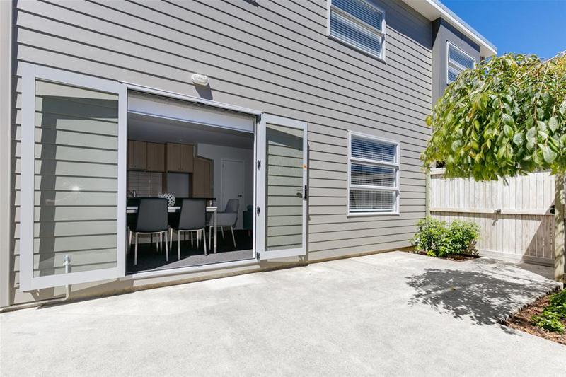5C Ryan Grove, Tawa, Wellington - Carousel 11