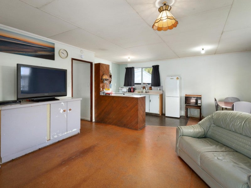 34 Koutunui Road, Athenree, Waihi Beach - Carousel 2