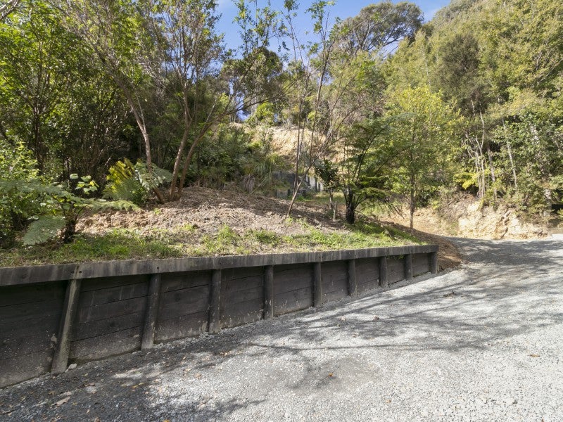 8 Haven Grove, Naenae, Lower Hutt - Carousel 1