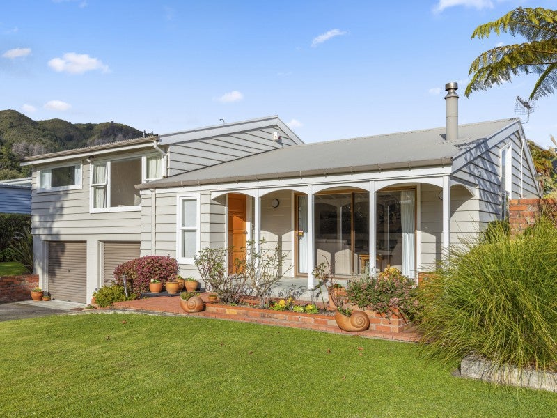 14 Kairimu Street, Stokes Valley, Lower Hutt - Carousel 1