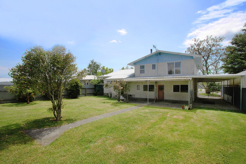 37 Henley Crescent, Pirimai, Napier - Carousel 2