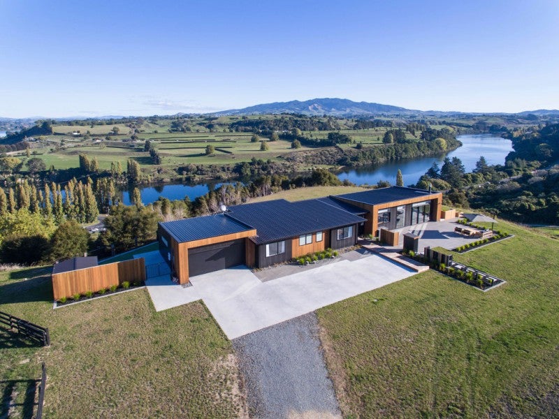 1829G Tirau Road, Karapiro, Tirau - Carousel 1