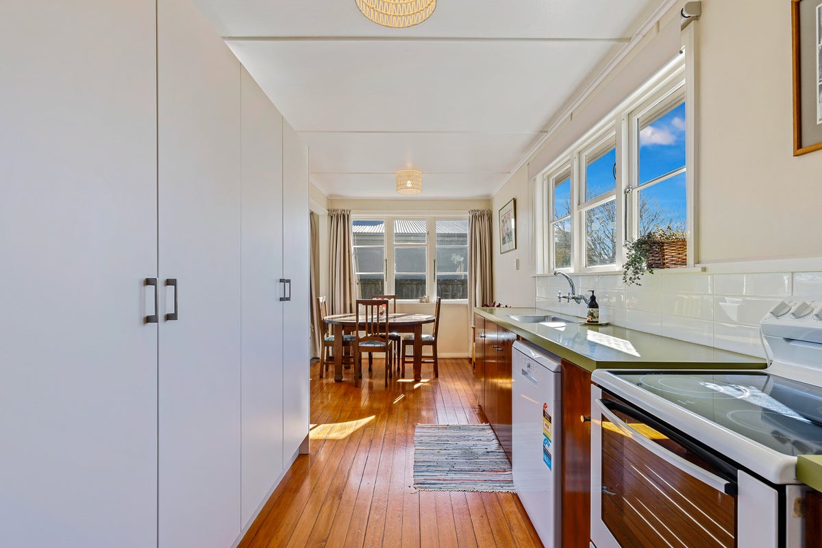 26 Bateman Avenue, Bryndwr, Christchurch - Carousel 1