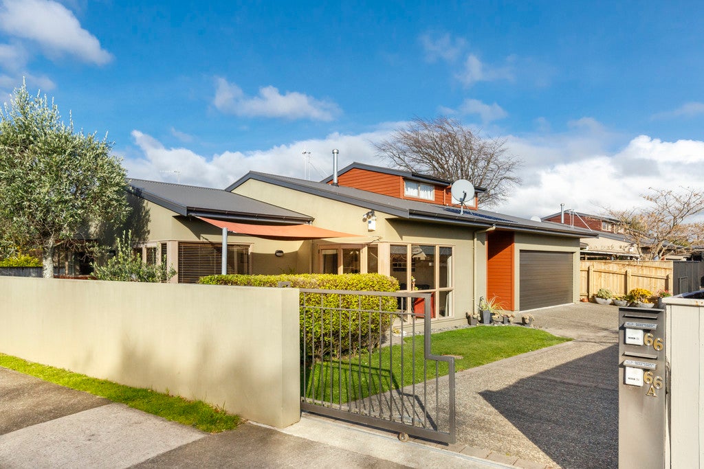 66 Ihaka Street, Hokowhitu, Palmerston North - Carousel 1