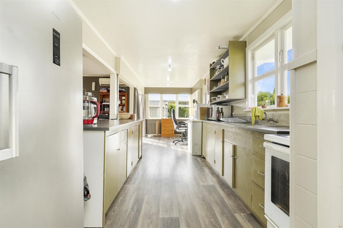 2 Orelio Street, Hillcrest, Hamilton - Carousel 2