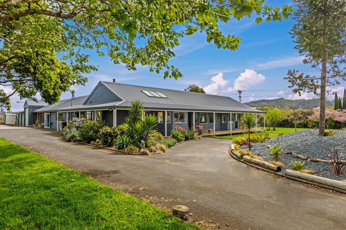 515 Whitehills Road, Silverdale - Carousel 1