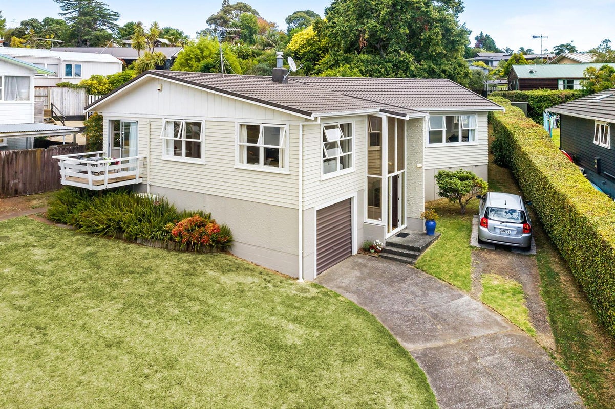 27 Pembroke Crescent, Glendowie, Auckland - Carousel 1