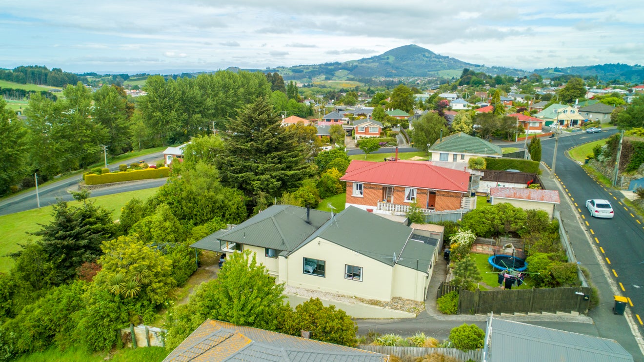 26 John Street, Abbotsford, Dunedin - Carousel 1