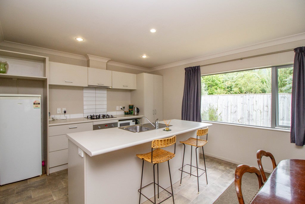 9 Poppy Watts Grove, Stokes Valley, Lower Hutt - Carousel 2