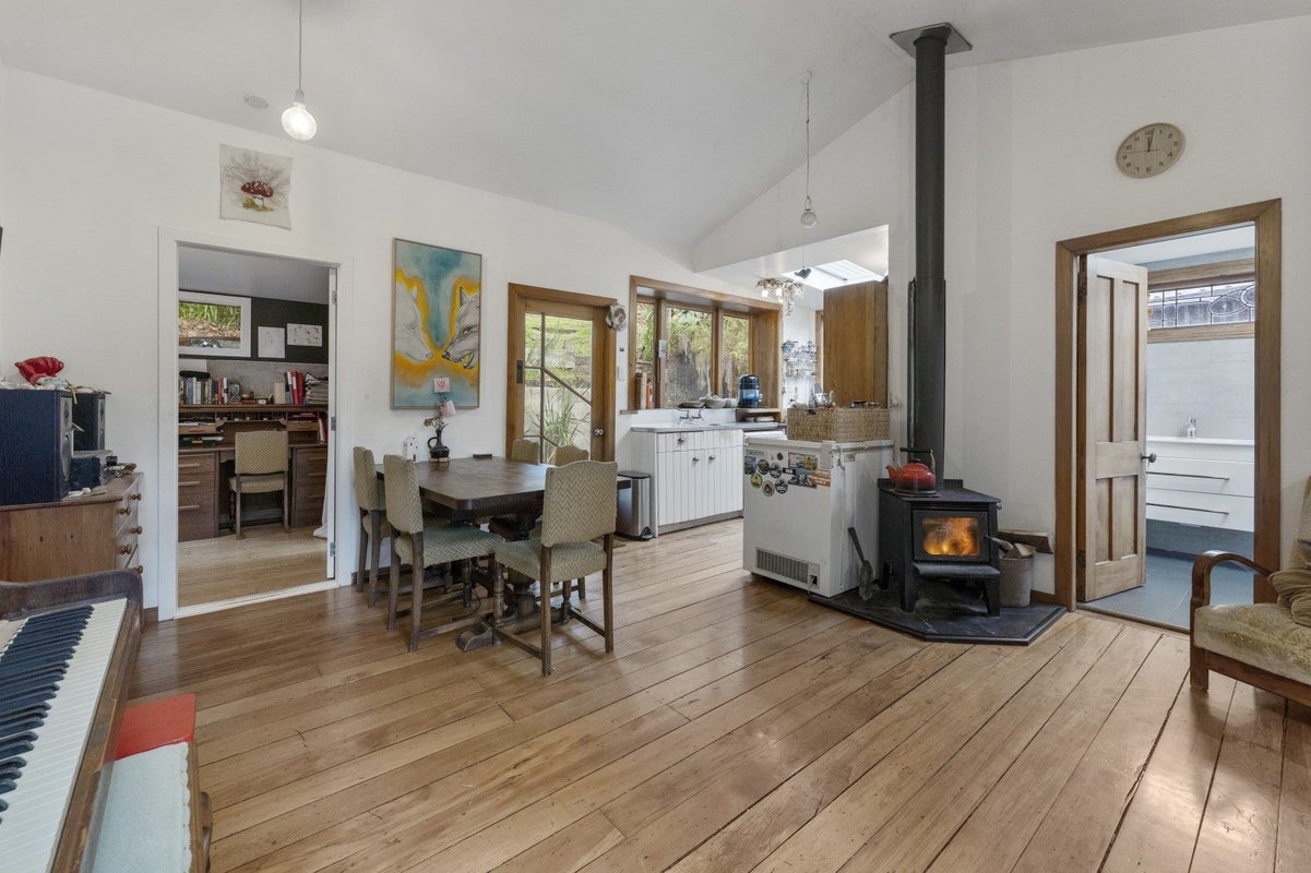 29 Tennis Court Road, Raumati South, Paraparaumu - Carousel 2