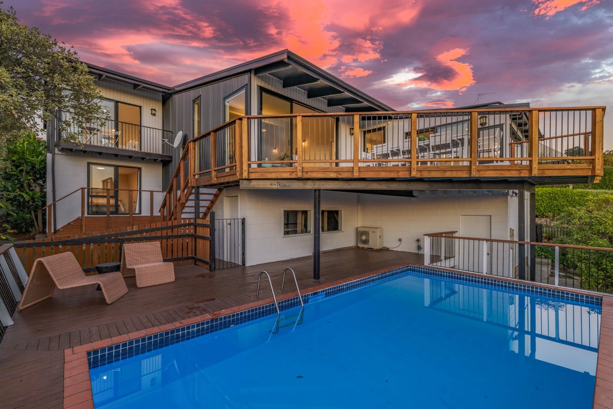 80 Cannon Hill Crescent, Mount Pleasant, Christchurch - Carousel 1
