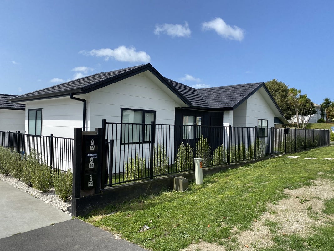 1/12 Steele Road, Forest Lake, Hamilton - Carousel 1