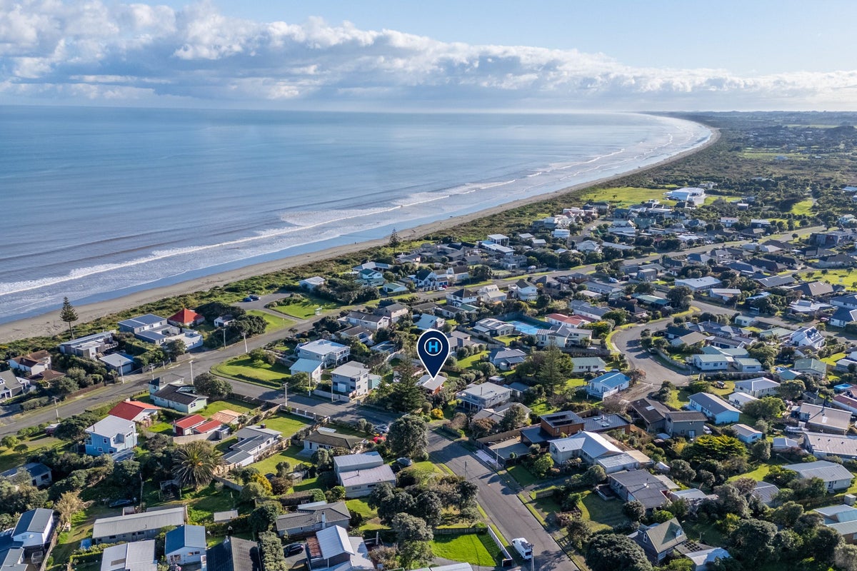 70 William Street, Waikanae Beach, Waikanae - Carousel 20