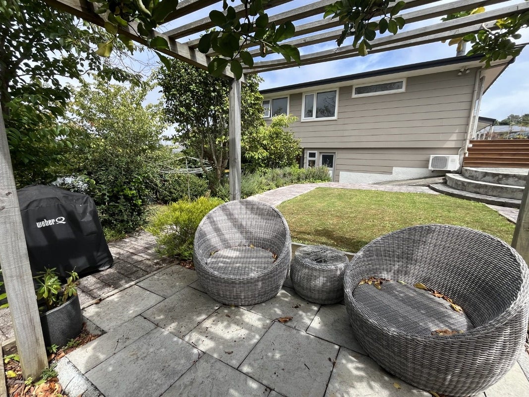 42 Conclusion Street, Ascot Park, Porirua - Carousel 2