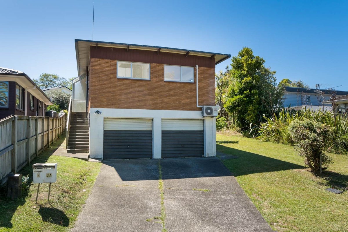 3 Regal Place, Forrest Hill, Auckland - Carousel 1