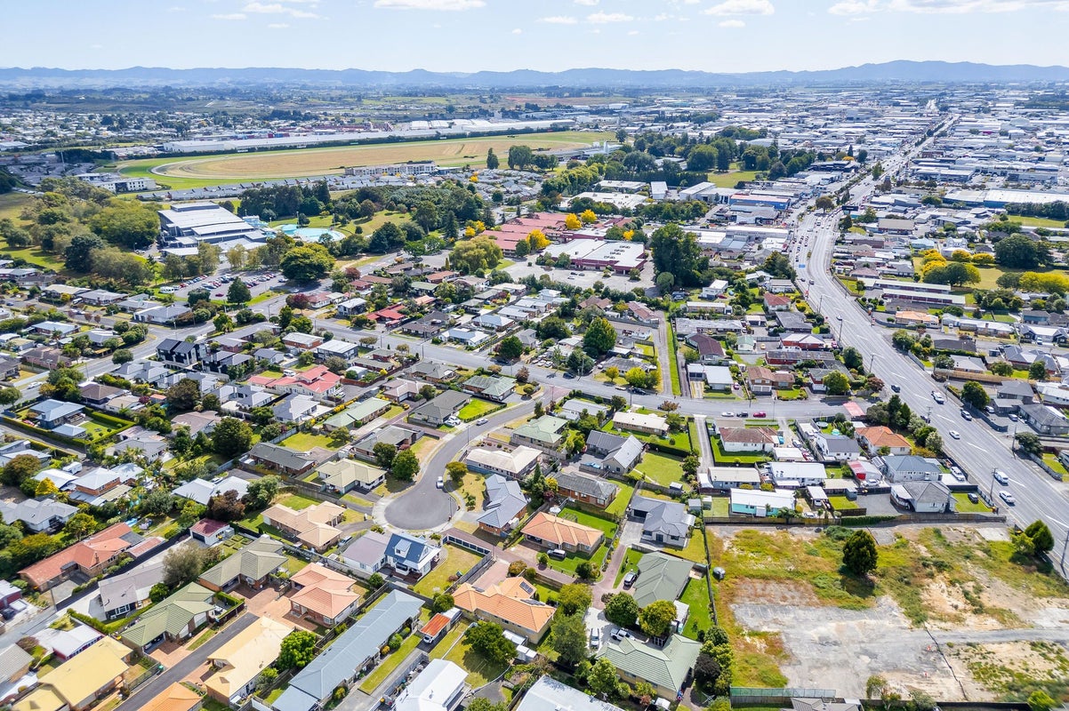 23 Mews Place, Forest Lake, Hamilton - Carousel 28