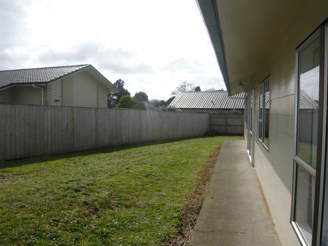 16 George Crescent, Buckland, Pukekohe - Carousel 11