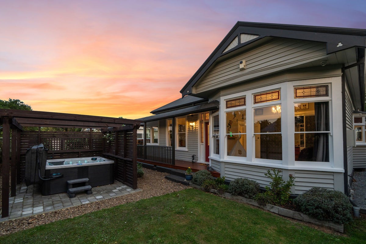 12 Medway Street, Richmond, Christchurch - Carousel 1