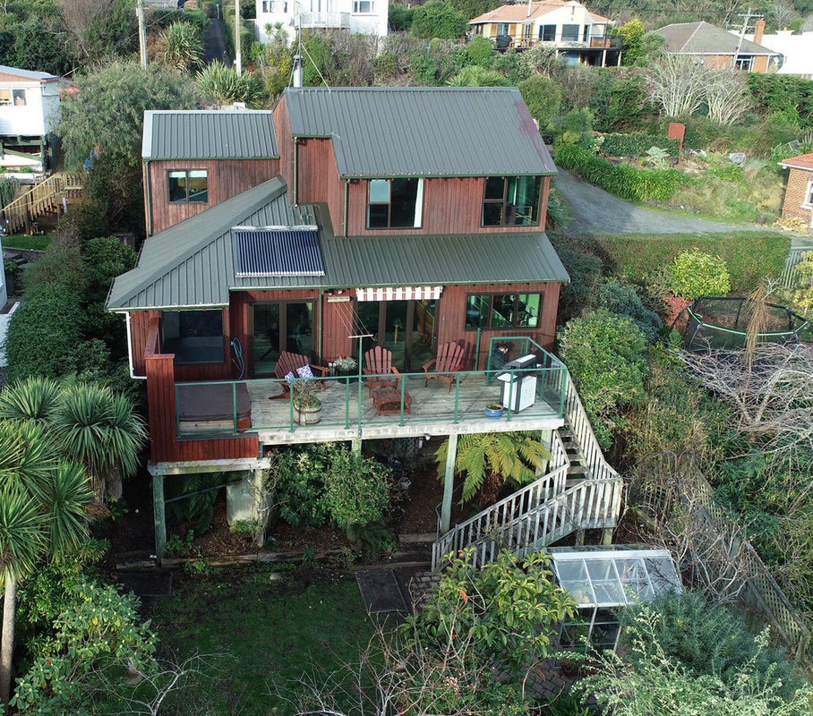 15 McLelland Street, Macandrew Bay, Dunedin - Carousel 1
