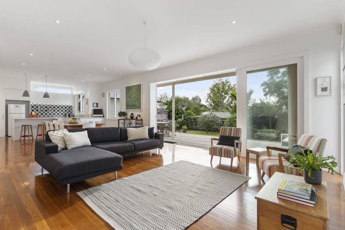53 Miller Street, Point Chevalier, Auckland - Carousel 2
