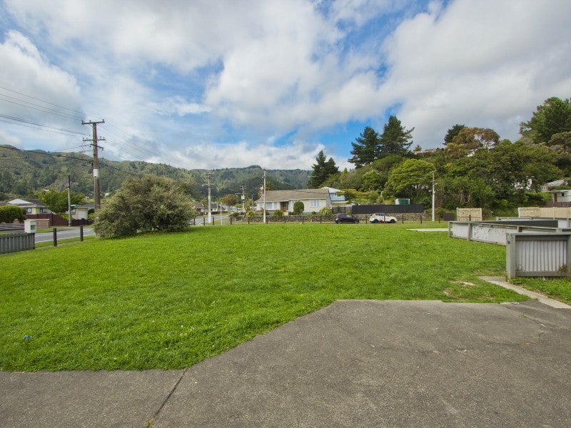 356 George Street, Stokes Valley, Lower Hutt - Carousel 1