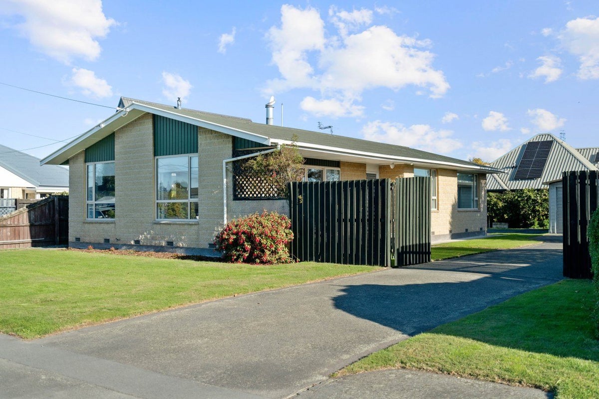 10 Seymour Street, Hornby, Christchurch - Carousel 1