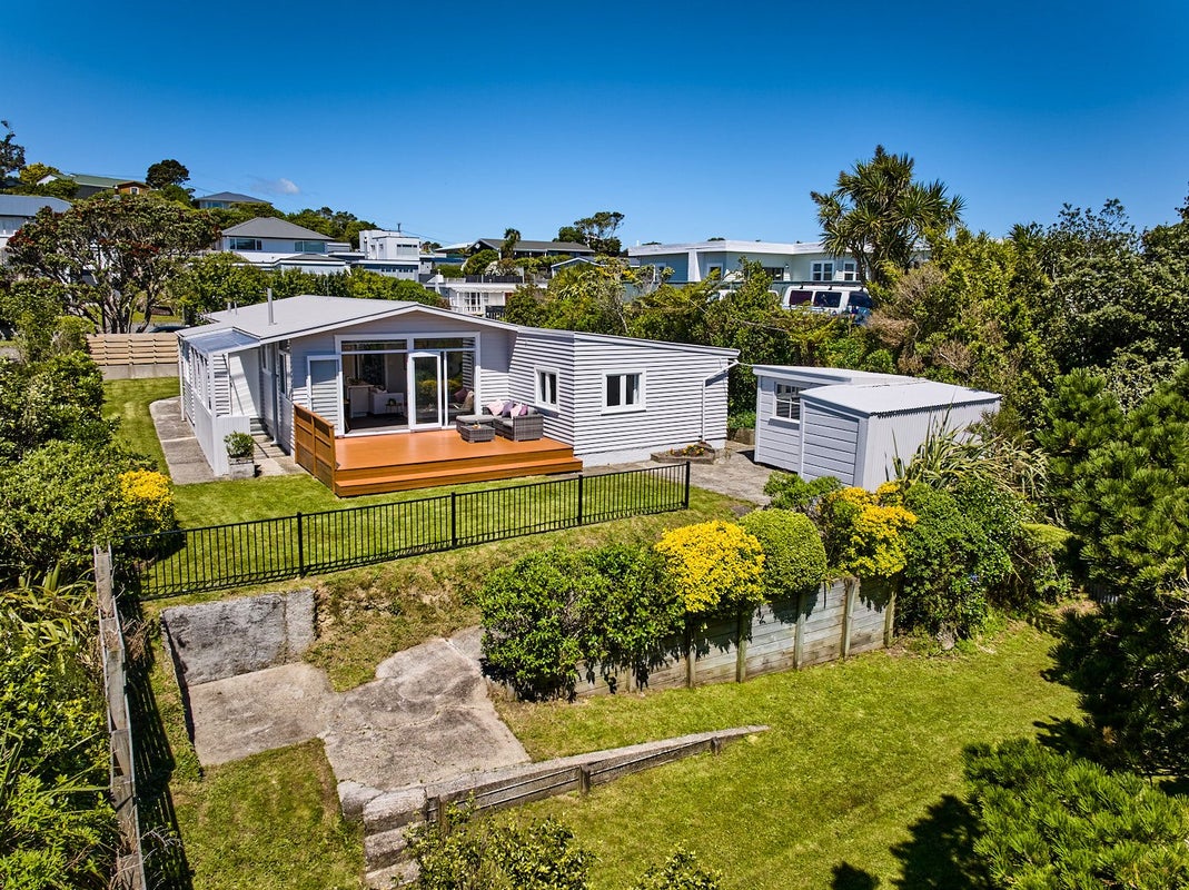 9 Chapman Street, Johnsonville, Wellington - Carousel 1