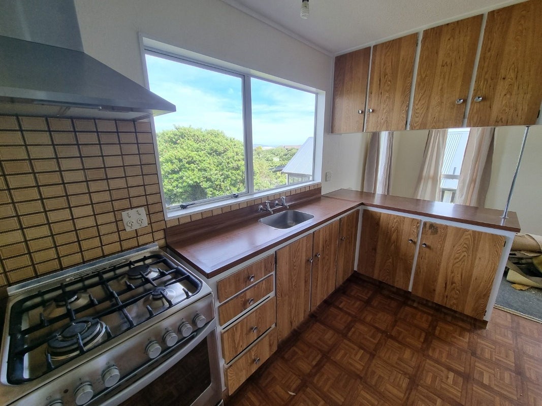 19 Outram Grove, Kelson, Lower Hutt - Carousel 2
