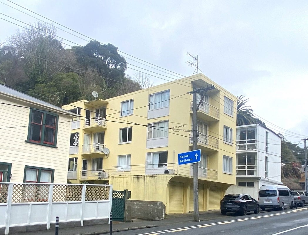 4/131 Glenmore Street, Kelburn, Wellington - Carousel 1