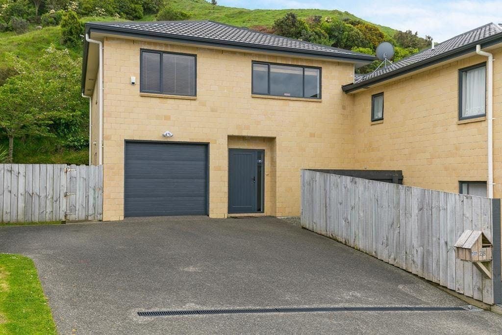 28 Erlestoke Crescent, Churton Park, Wellington - Carousel 2