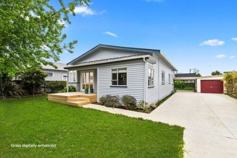 82 Te Aroha Street, Hamilton East, Hamilton - Carousel 1