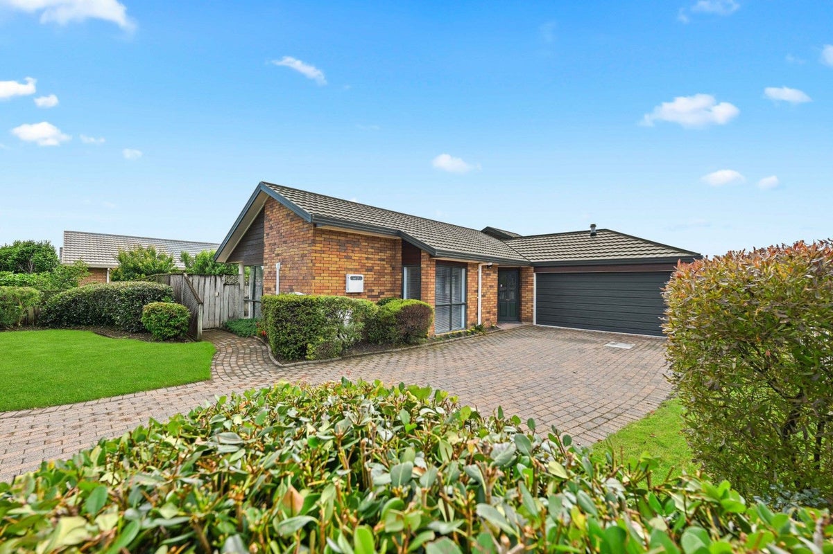 13 Moverley Place, Pukete, Hamilton - Carousel 1