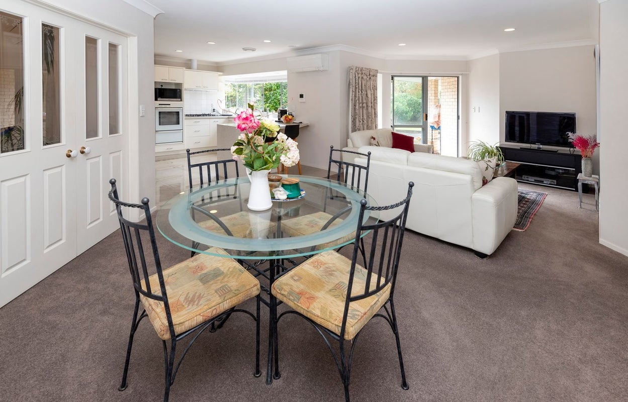 8 Bronte Place, Somerville, Auckland - Carousel 3