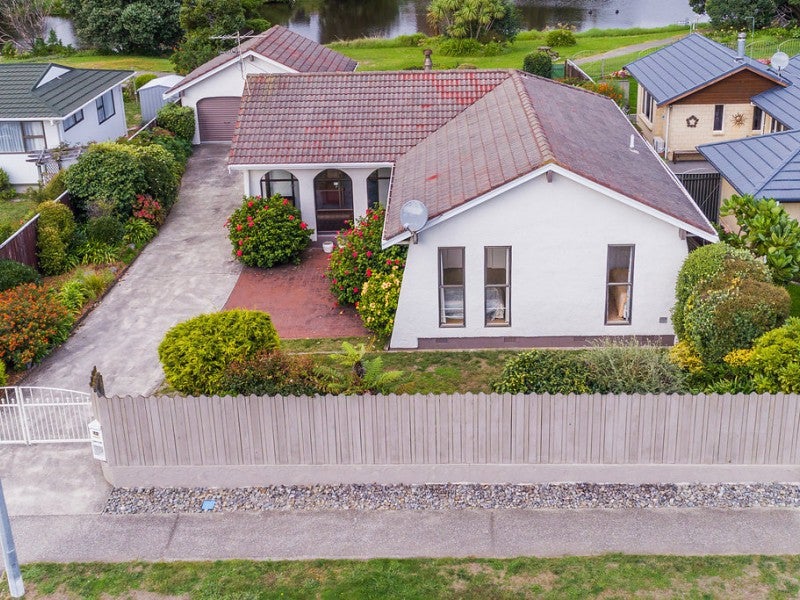 194 Tutere Street, Waikanae Beach, Waikanae - Carousel 1