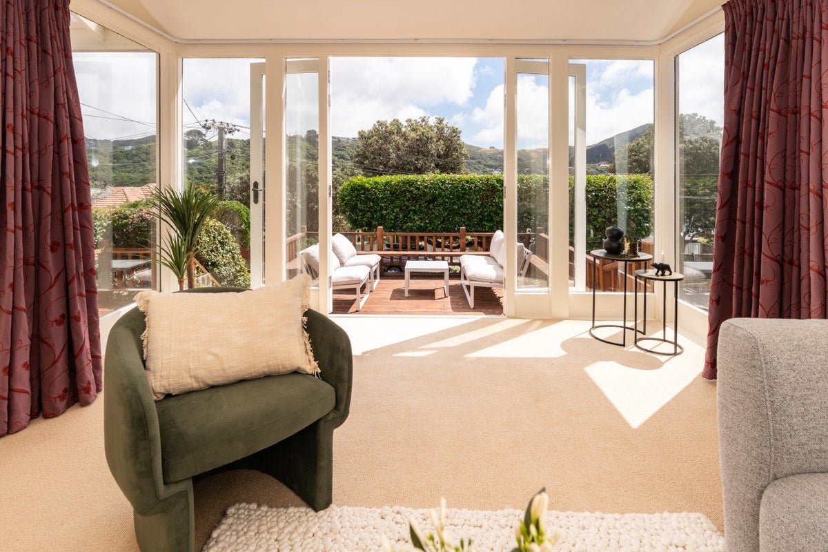 7 Spiers Street, Karori, Wellington - Carousel 2