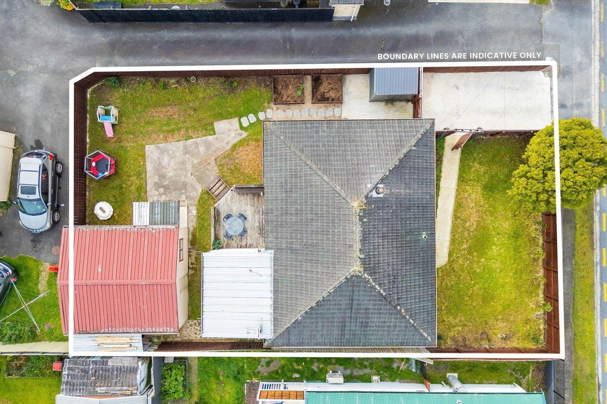 1 Denz Street, Maeroa, Hamilton - Carousel 3