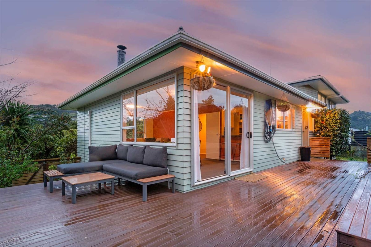 5 Woolwich Close, Whitby, Porirua - Carousel 2