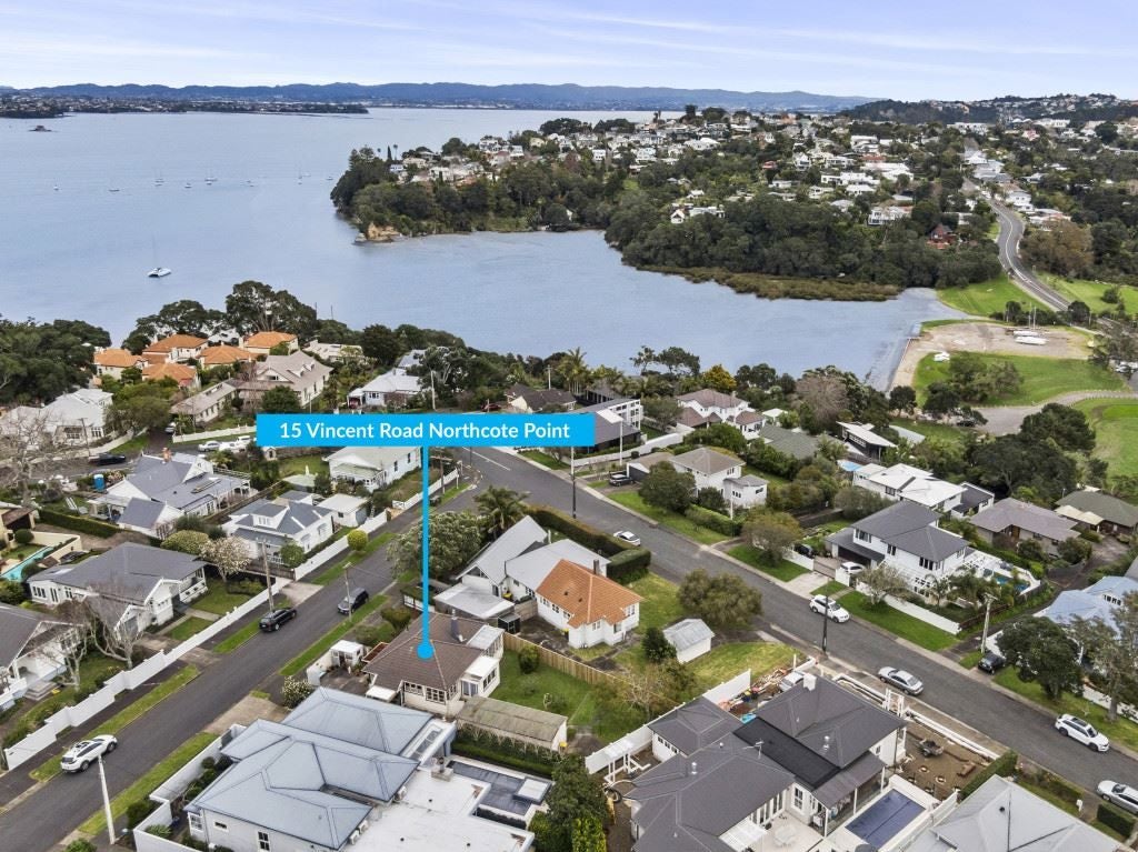 15 Vincent Road, Northcote Point, Auckland - Carousel 1