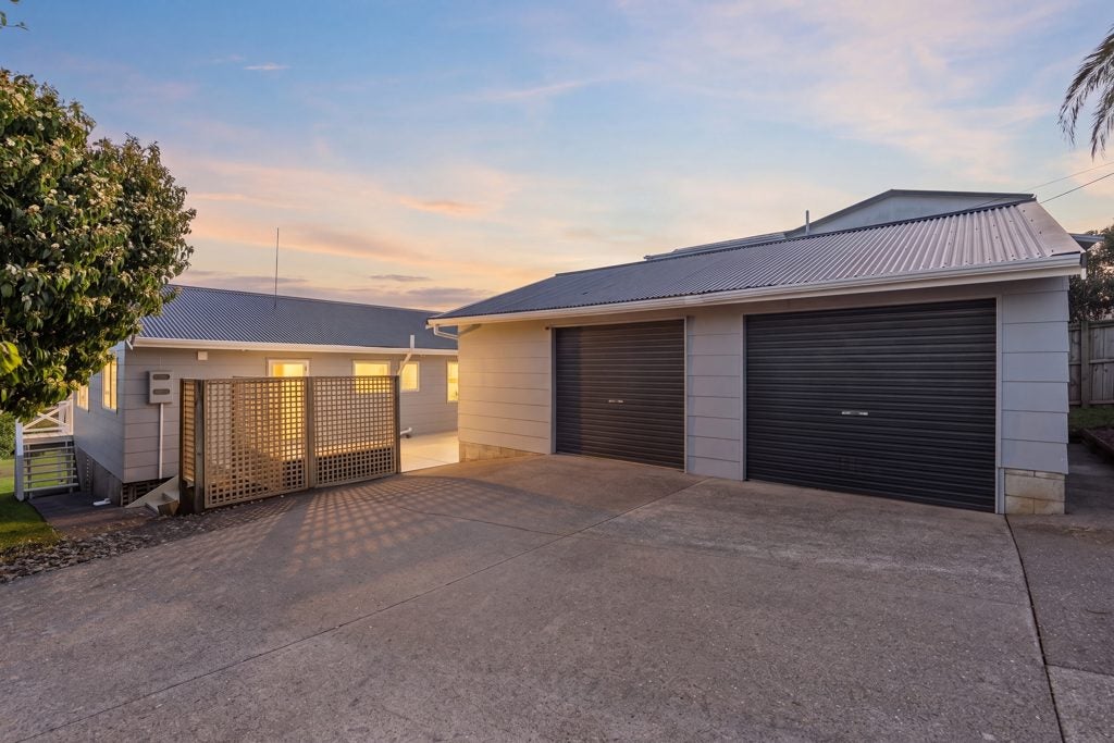 31 Shakespear Road, Army Bay, Whangaparaoa - Carousel 2